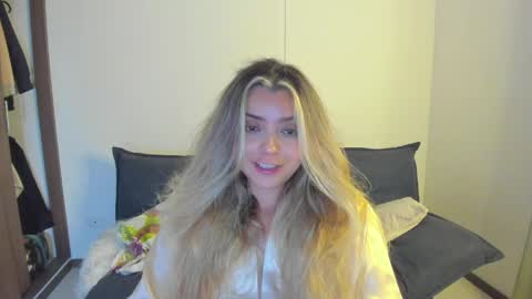 Snapshot of ary_cam230 chatting on May 16, 1:13 am Zahaara online show from May 16, 1:13 am