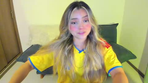 Snapshot of ary_cam230 chatting on June 7, 10:13 pm Zahaara online show from June 7, 10:13 pm