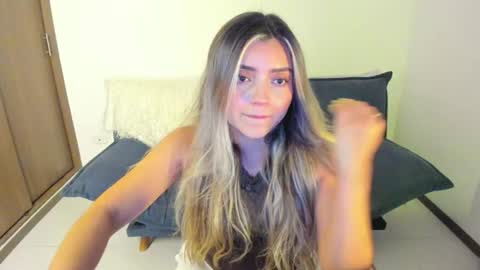 Snapshot of ary_cam230 chatting on June 20, 10:45 pm Zahaara online show from June 20, 10:45 pm