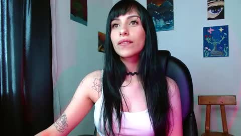 Snapshot of ary_pieerce chatting on April 14, 7:09 pm Independent Model online show from April 14, 7:09 pm