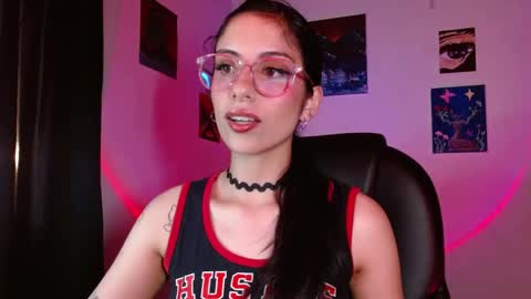 Snapshot of ary_pieerce chatting on April 24, 10:45 pm Independent Model online show from April 24, 10:45 pm