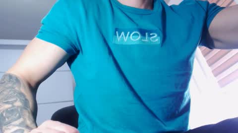 Snapshot of aryanaian1 chatting on March 12, 10:37 am AryanAian1 online show from March 12, 10:37 am