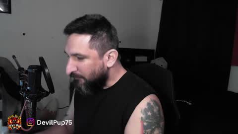 Snapshot of asanator101 chatting on June 9, 3:29 am devilPup75 online show from June 9, 3:29 am