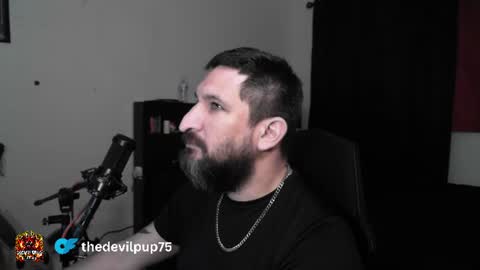 Snapshot of asanator101 chatting on June 21, 3:53 am devilPup75 online show from June 21, 3:53 am