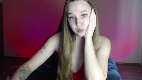 Snapshot of asela_dioli chatting on September 27, 3:17 pm Kristi your good friend with benefits online show from September 27, 3:17 pm