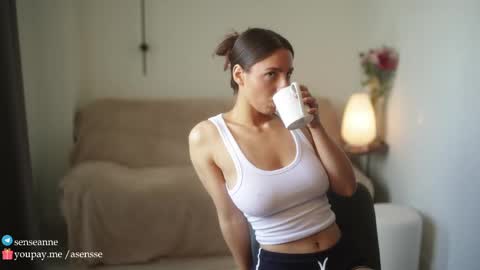Snapshot of asensse chatting on May 12, 10:34 am Call me Ann online show from May 12, 10:34 am