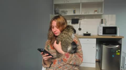 Ashley but u can call me Ash  im living with neighbor we just friends pls dont ask we not couple online show from April 19, 3:44 pm