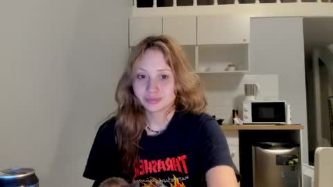 Ashley but u can call me Ash  im living with neighbor we just friends pls dont ask we not couple online show from April 19, 9:39 pm