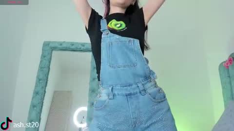 Snapshot of ash_20_ chatting on July 27, 9:33 pm A S H online show from July 27, 9:33 pm