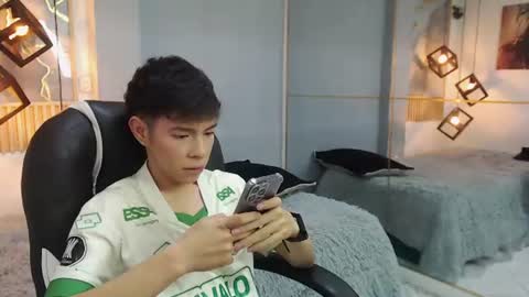 Snapshot of ash_kai chatting on July 23, 8:29 pm ash_kai online show from July 23, 8:29 pm