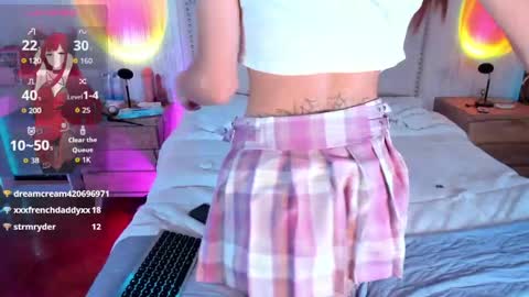 Snapshot of ash_leey chatting on June 9, 1:01 pm Ashley online show from June 9, 1:01 pm