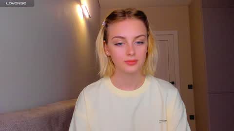 Snapshot of ashbunny_ chatting on December 7, 5:42 pm your pretty Ashley online show from December 7, 5:42 pm