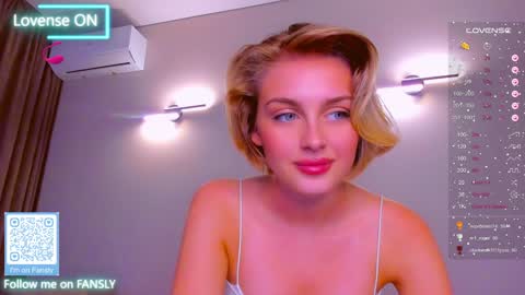 Snapshot of ashbunny_ chatting on January 26, 7:31 pm your pretty Ashley online show from January 26, 7:31 pm
