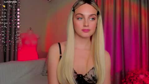 Snapshot of ashbunny_ chatting on September 12, 8:31 pm your pretty Ashley online show from September 12, 8:31 pm