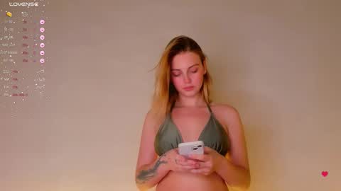 your pretty Ashley online show from November 16, 5:29 pm