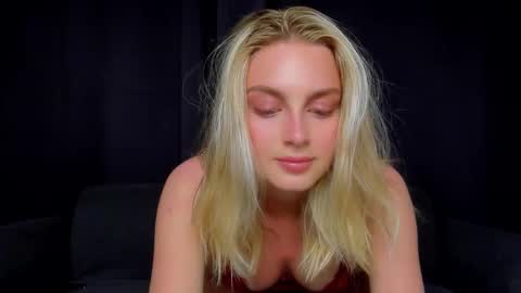 your pretty Ashley online show from February 26, 10:25 am