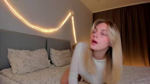your pretty Ashley online show from July 16, 6:47 pm
