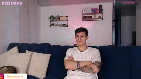 Snapshot of ashely_ryan24 chatting on May 26, 10:50 pm Ashley And Ryan online show from May 26, 10:50 pm