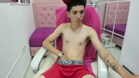 Snapshot of asher_costa chatting on June 5, 10:37 pm Asher Costa online show from June 5, 10:37 pm