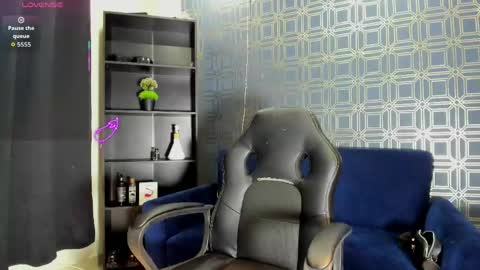 Snapshot of asher_lux chatting on May 16, 7:34 pm Asher online show from May 16, 7:34 pm