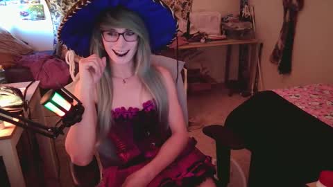 Snapshot of ashethegengar chatting on October 21, 7:36 pm Ashley Scarlett online show from October 21, 7:36 pm