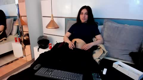 Ashkoreh online show from April 17, 3:37 pm