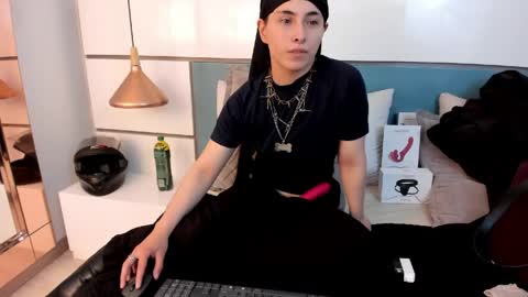 Snapshot of ashkoreh chatting on May 7, 8:58 pm Ashkoreh online show from May 7, 8:58 pm