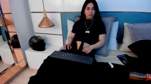 Snapshot of ashkoreh chatting on May 20, 9:10 pm Ashkoreh online show from May 20, 9:10 pm