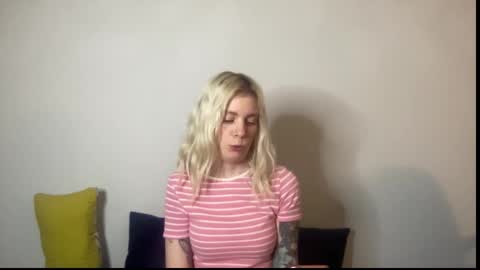 Snapshot of ashleebby818 chatting on January 17, 5:12 am Ashlee online show from January 17, 5:12 am