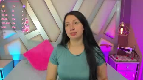 Snapshot of ashleey_bell_ chatting on June 16, 1:03 pm Ashley online show from June 16, 1:03 pm