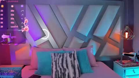 Snapshot of ashleey_bell_ chatting on July 28, 1:43 pm Ashley online show from July 28, 1:43 pm