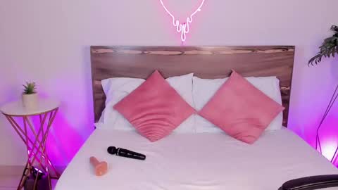 ASHLEY online show from February 22, 5:24 pm