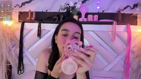 Snapshot of ashley_7777 chatting on April 22, 1:56 pm ashley_7777 online show from April 22, 1:56 pm