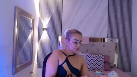 ashley__tylor online show from February 24, 1:03 am