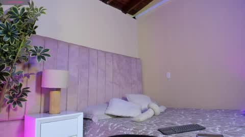 ashley_beaomunt online show from April 1, 11:22 am