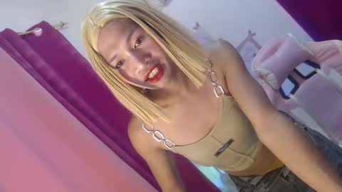 Snapshot of ashley_cummer chatting on June 3, 7:11 am ashley_cummer online show from June 3, 7:11 am