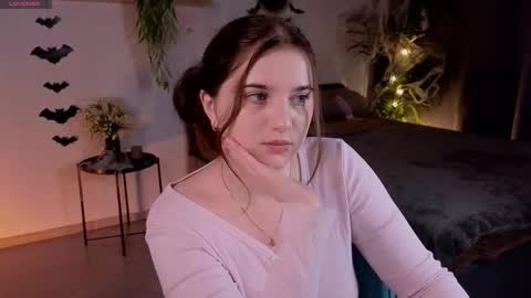   online show from October 28, 7:45 am