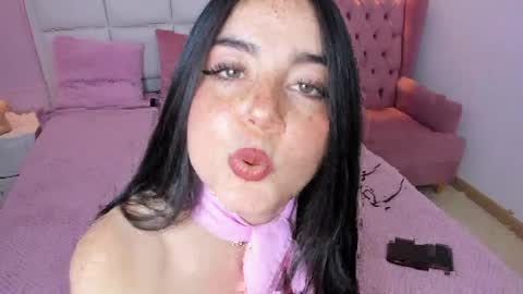 Snapshot of ashley_petit chatting on May 5, 1:30 pm ashley_petit online show from May 5, 1:30 pm