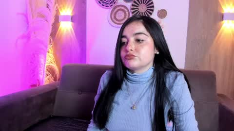 Snapshot of ashley_petit chatting on May 17, 1:40 pm ashley_petit online show from May 17, 1:40 pm