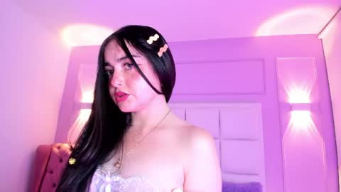 Snapshot of ashley_petit chatting on June 19, 1:15 pm ashley_petit online show from June 19, 1:15 pm