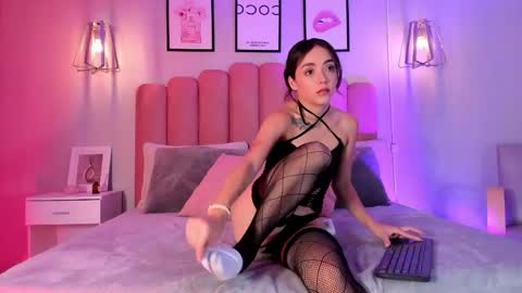 Snapshot of ashley_pinki chatting on May 10, 8:47 pm ashley online show from May 10, 8:47 pm