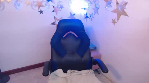 Snapshot of ashley_prg2 chatting on May 20, 10:05 pm Ashley online show from May 20, 10:05 pm
