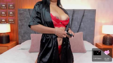 Snapshot of ashley_smith_x chatting on December 21, 8:00 pm Sara Smith online show from December 21, 8:00 pm