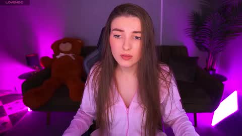 ashleybaee online show from December 16, 2:11 pm