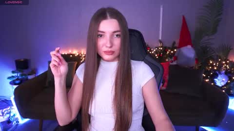 ashleybaee online show from January 6, 1:37 pm