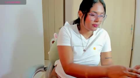 Snapshot of ashleygzles chatting on April 29, 9:10 pm Ashley online show from April 29, 9:10 pm