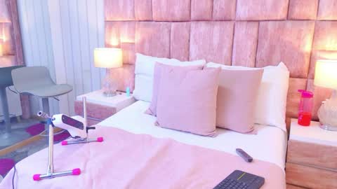 AshleyRoberh online show from April 6, 7:37 pm