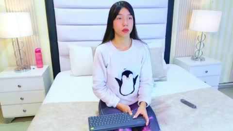 Snapshot of ashleyroberh chatting on May 27, 4:15 pm AshleyRoberh online show from May 27, 4:15 pm