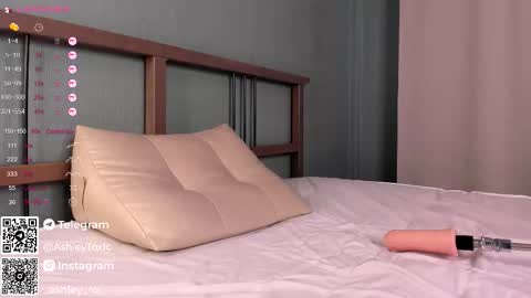 Snapshot of ashleytoxic chatting on October 7, 7:38 am Ashley online show from October 7, 7:38 am