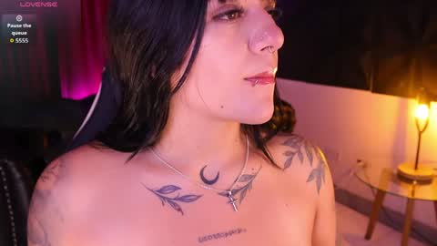 Ashley Lauren online show from April 15, 7:43 pm